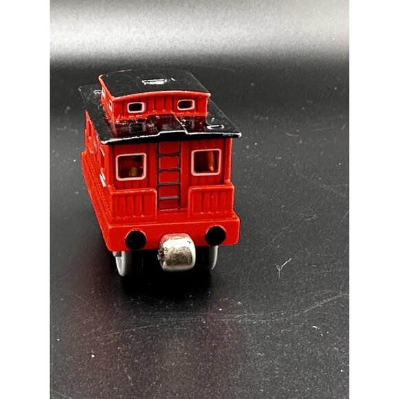 Thomas & Friends Take n Play Along 2002 Red Caboose Vtg Magnetic Diecast Train - Picture 3 of 14